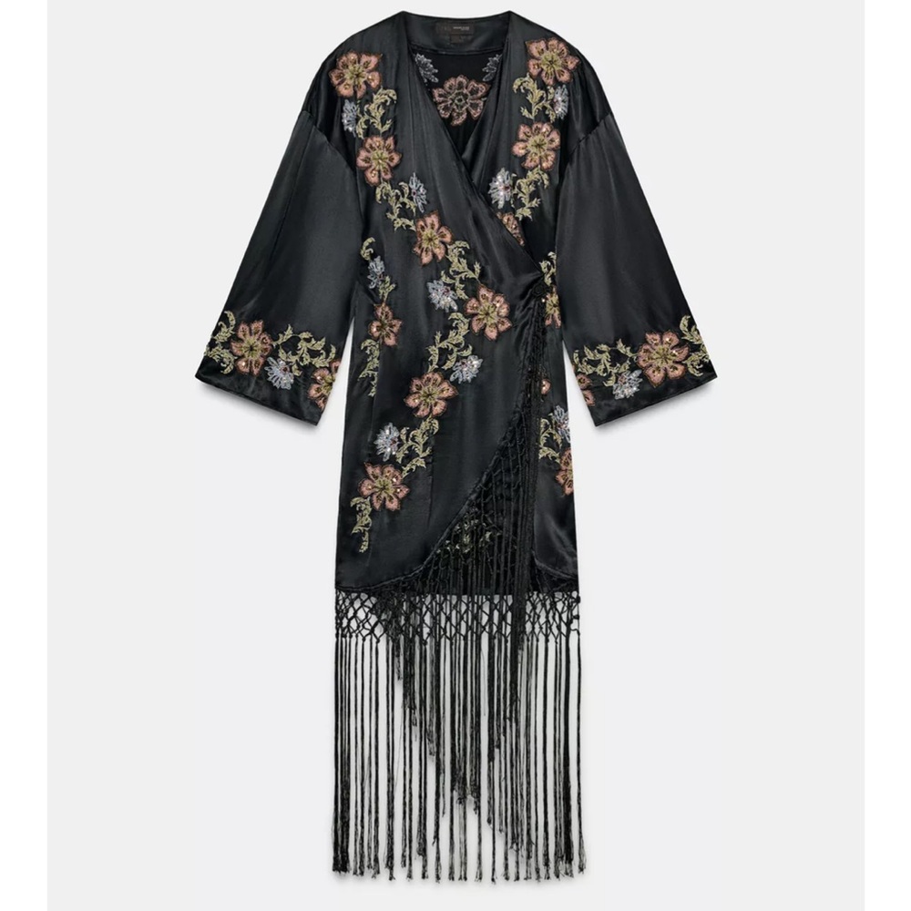 EMBROIDERED FLORAL FRINGED KIMONO - Picture 2 of 3